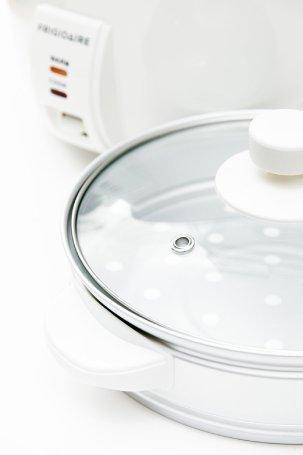 Frigidaire Rice Cooker with Steamer, 1000W, 2.8L, FD8028S - White