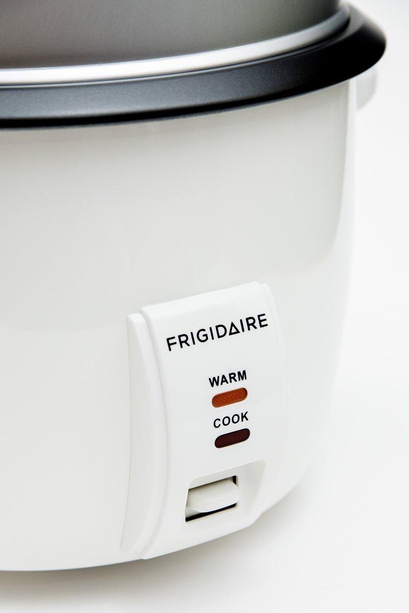 Frigidaire Rice Cooker with Steamer, 1000W, 2.8L, FD8028S - White