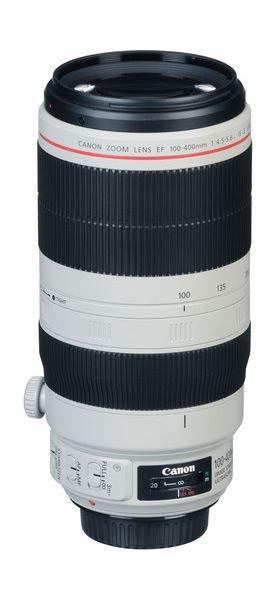 عدسة تركيز إلكتروني ١٠٠ - ٤٠٠ ملم، وفتحة عدسة مقاس ٤.٥ - ٥.٦ مع نظام استقرار الصورة II يو إس إم