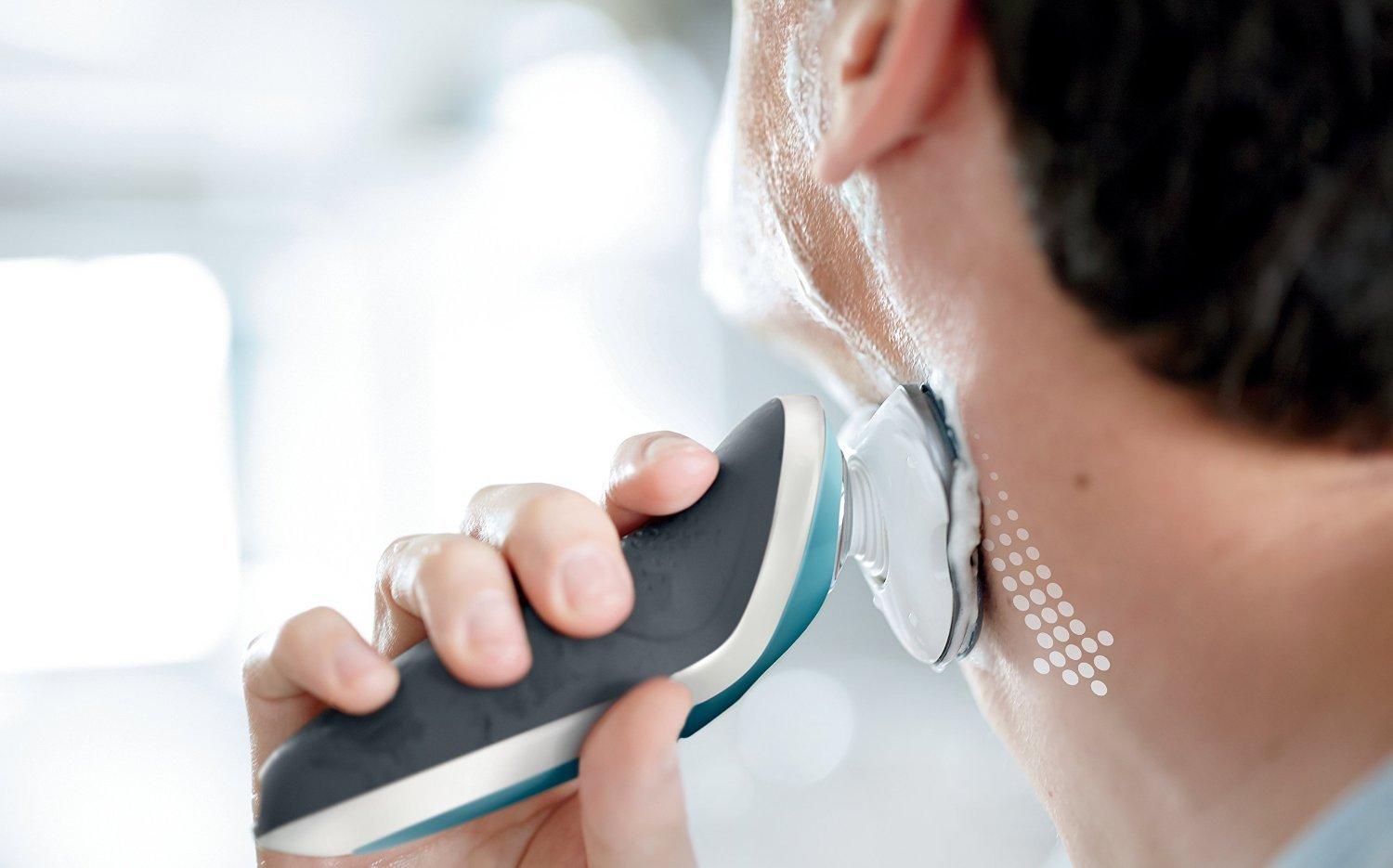 Philips S7370/12 Series 7000 Electric Shaver with Precision Trimmer