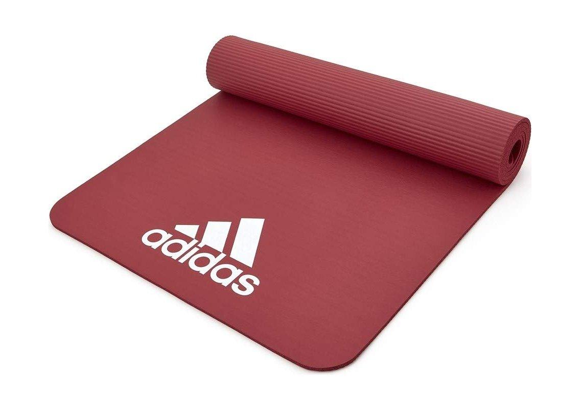 سجادة رياضية من أديداس – أحمر