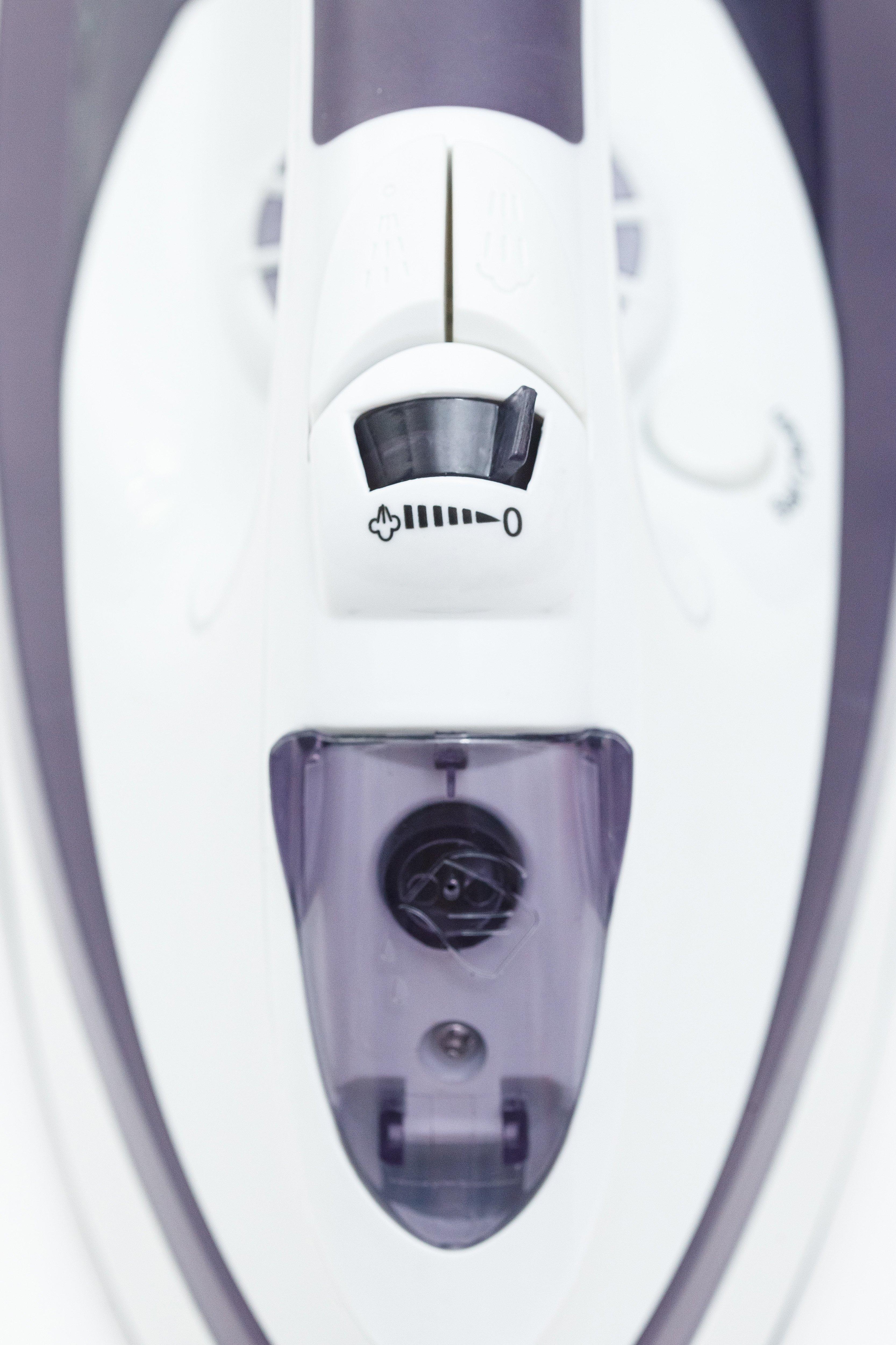 Frigidaire 1800W 350ml Steam Iron (FD1124) – Purple