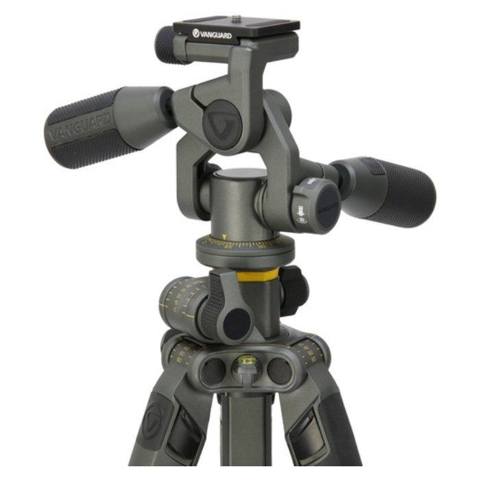 Vanguard Aluminum-Alloy Tripod with 3-Way Pan-and-Tilt Head (Alta Pro 2+ 263AP)