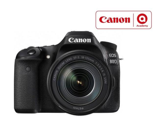كاميرا كانون الرقمية إس إل آر بدقة ٢٤.٢ ميجا بكسل مع عدسة ١٨-١٣٥ ملم - واي فاي - أسود (EOS-80D)