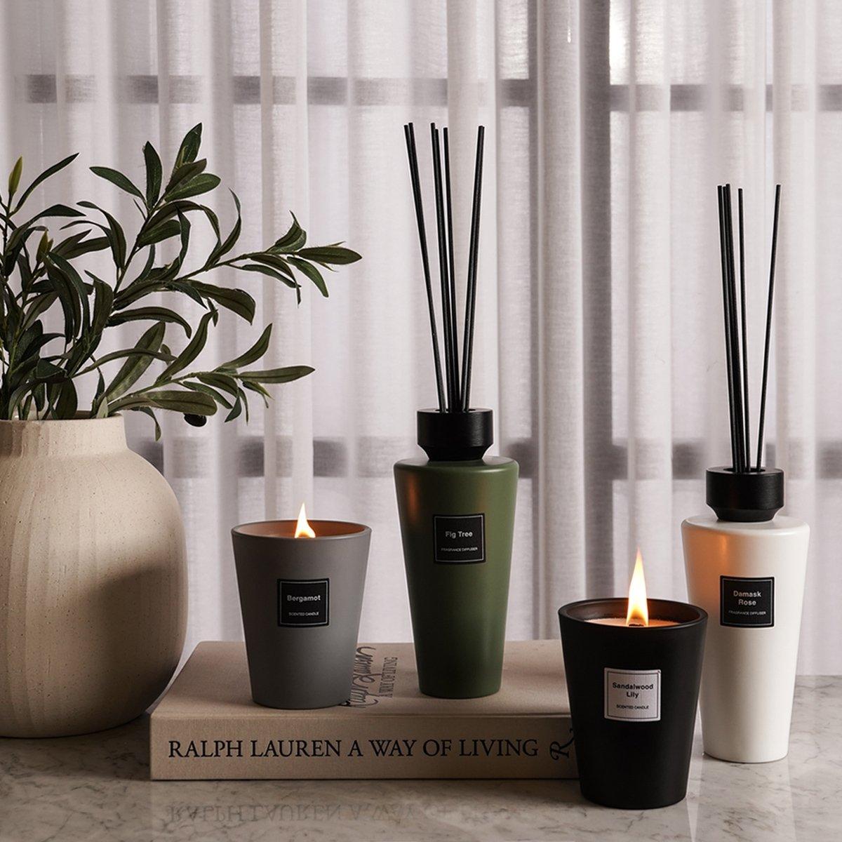 Sandalwood Lily Scented Candle 350 gm