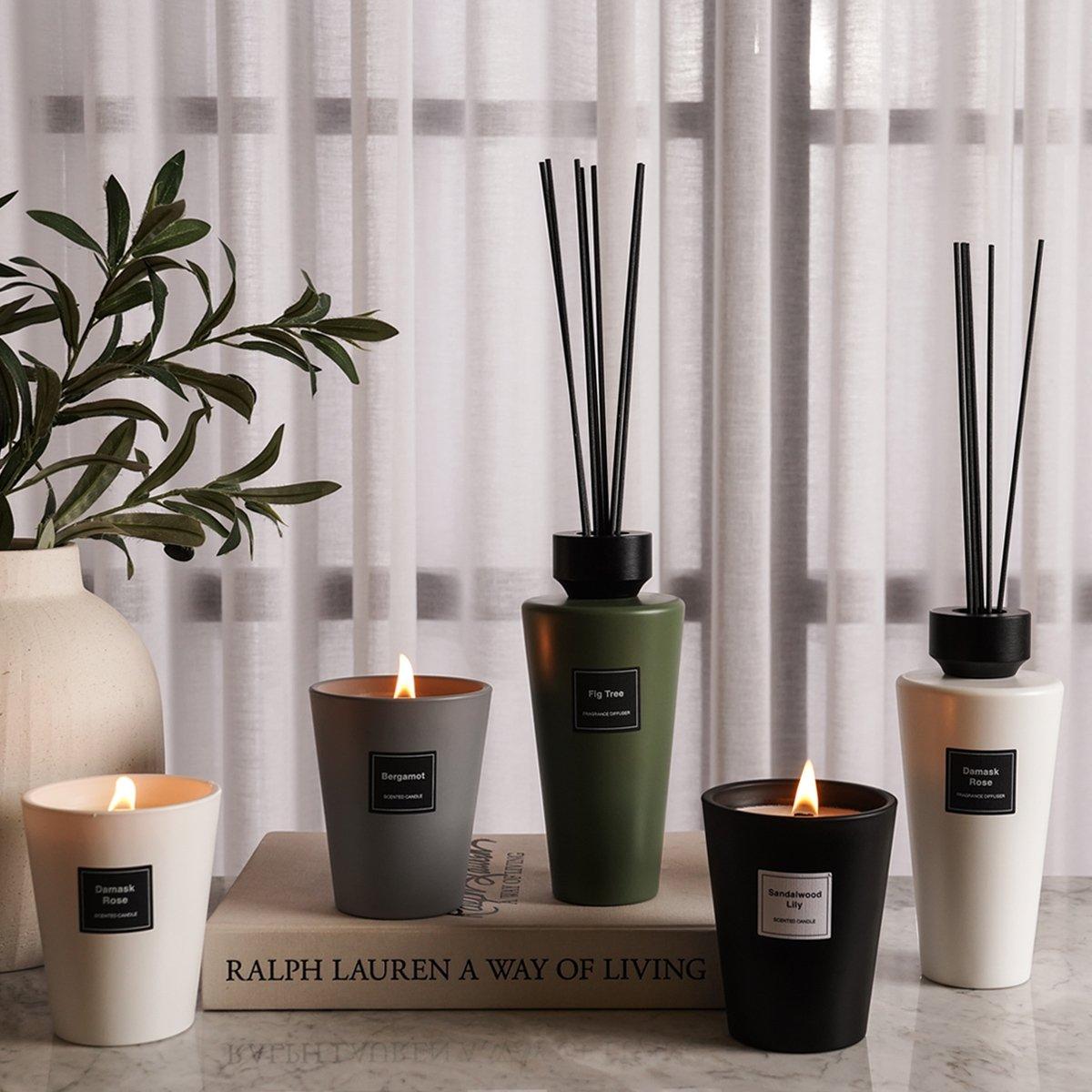 Sandalwood Lily Scented Candle 350 gm