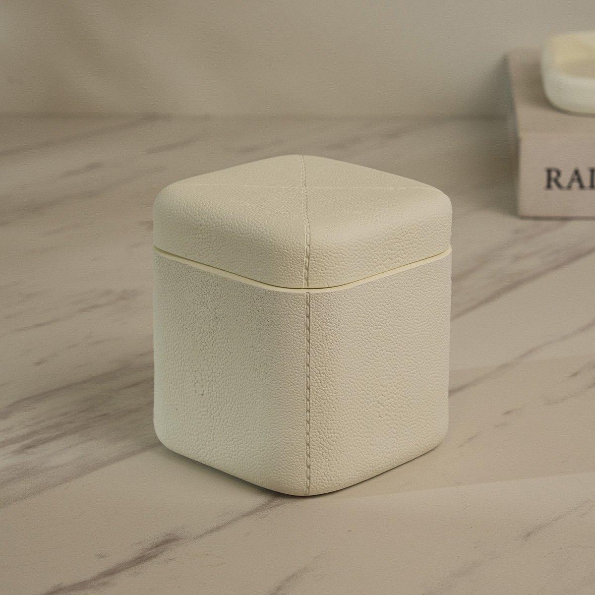 Peek Box White 9.5X9.5X10.2 cm