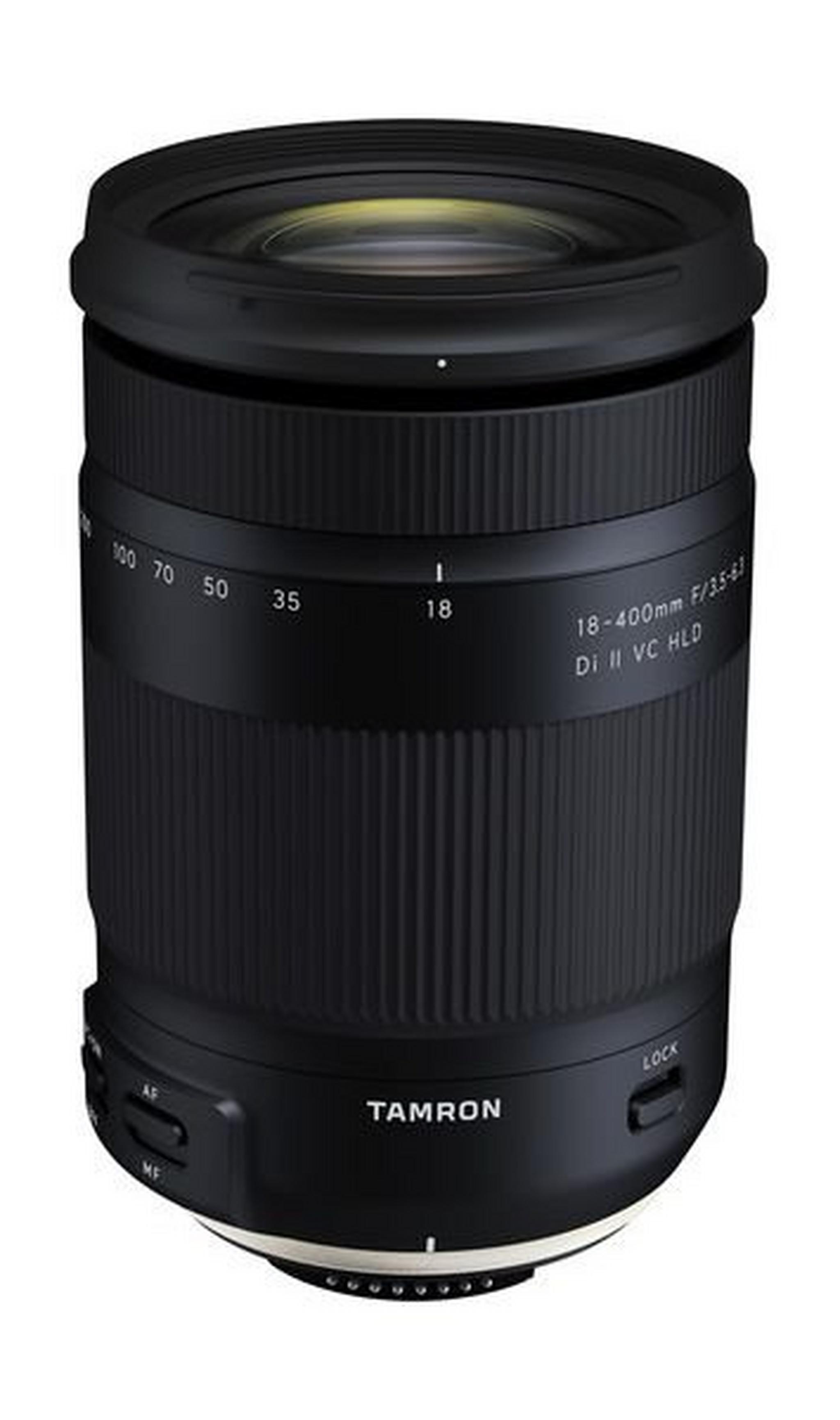 عدسة تامرون ١٨ - ٤٠٠ ملم لكاميرا نيكون بفتحة قياس إف / ٣,٥ - ٦,٣، وتقنية تعويض الاهتزاز (VC)، ومشغل عزم الدوران العالي / والمنخفض (HLD)