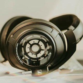 Sennheiser HD820 Audiophile Wired Headphone - Black | Xcite Kuwait