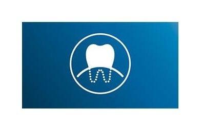 مضخة تنظيف الأسنان فيليبس سونيكير برو + فوهات التنظيف الإصدار الثالث