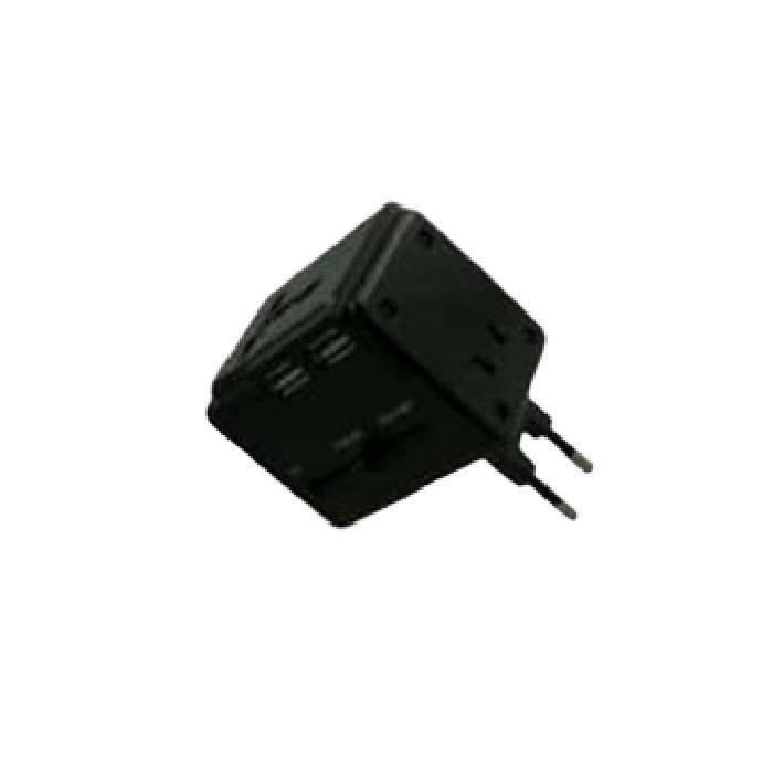 محول أمريكان توريستر العالمي للسفر  مع 3 منافذ يو اس بي (Z19X09068)