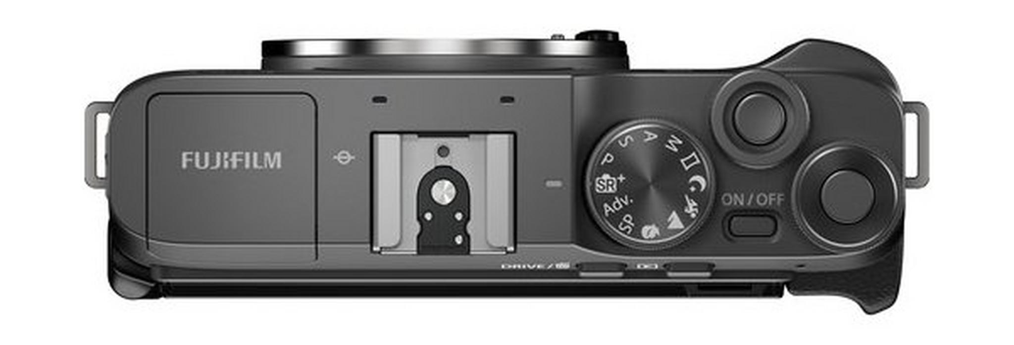 كاميرا فوجي فيلم X-A7 الرقمية بدون مرآة مع عدسة مقاس 15-45 ملم - فضي