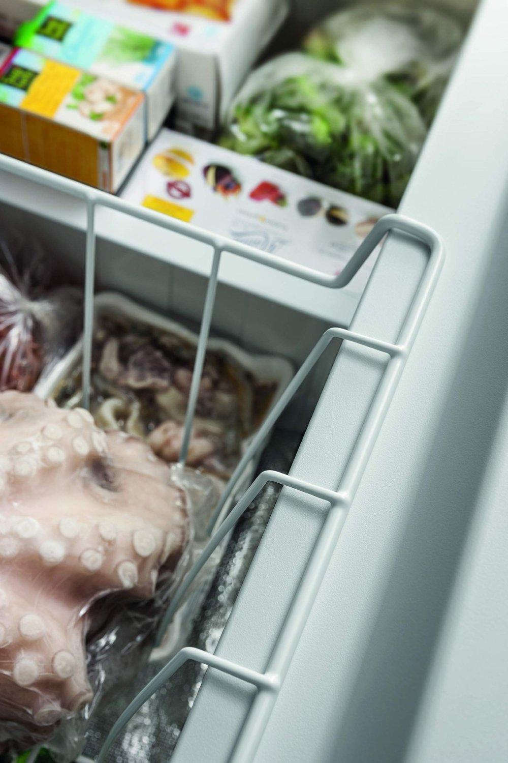 فريزر أفقي اريستون 14 قدم - سعة 400 لتر - أبيض (AR420T)