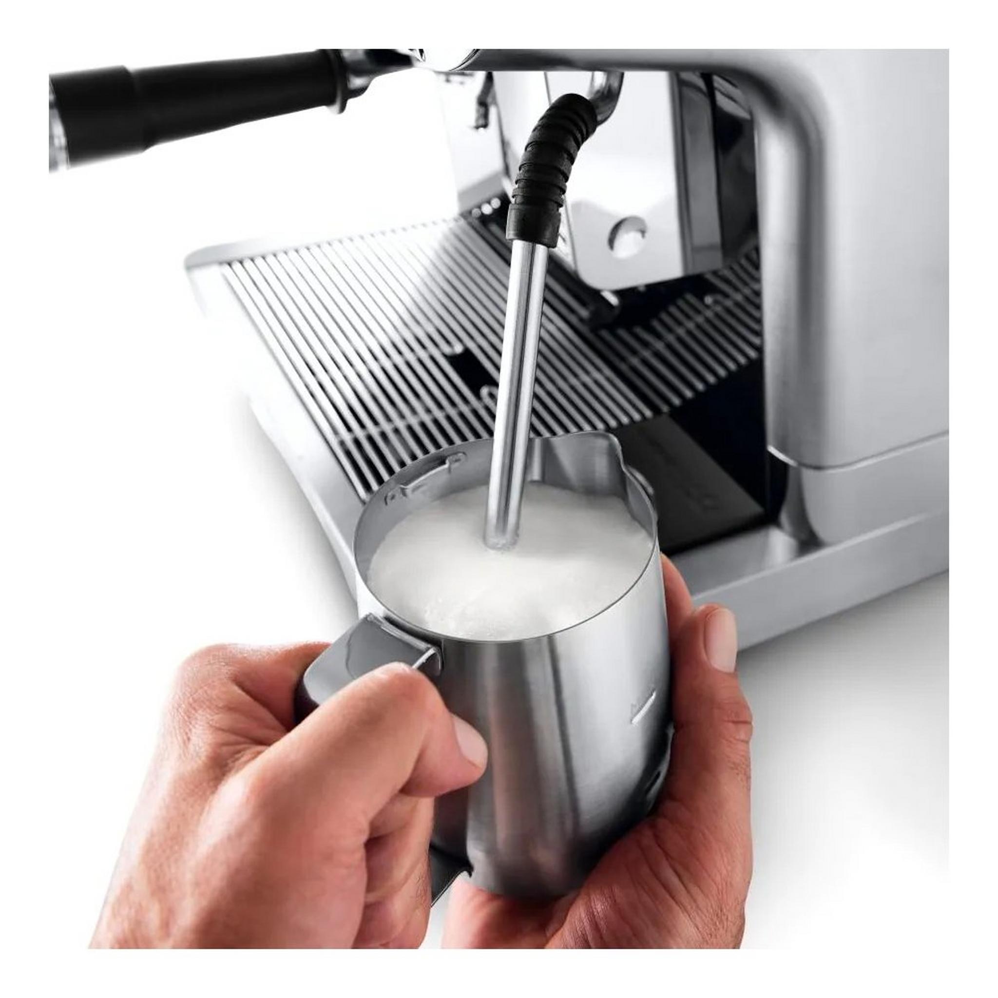 Delonghi Specialista Maestro pump espresso Coffee Machine, 1450W, 2.5L, EC9665 - Silver