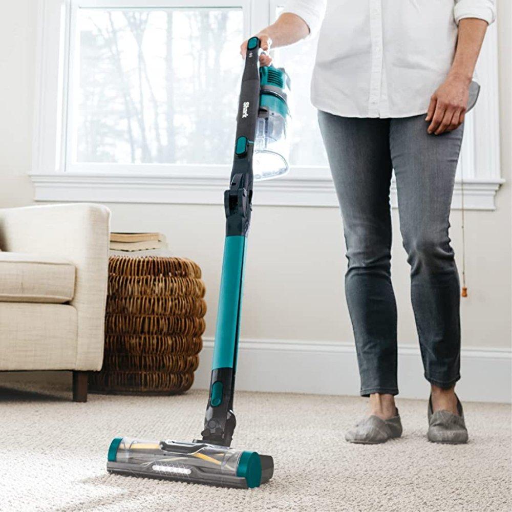 Shark Rocket Pet Pro Cordless Vacuum, 0.7 Liter, IZ102ME - Black