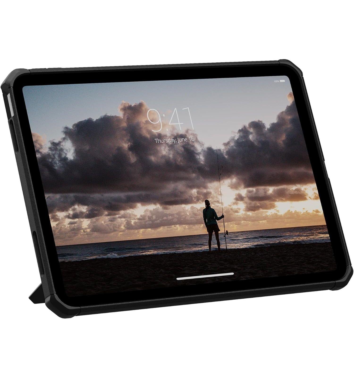 واقي يو إيه جي سكوت بلس لآيباد 11 بوصة أيه 16 – أسود