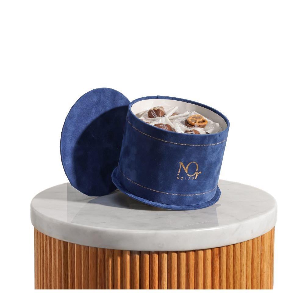 Nor Noyau Round Blue Velvet Medium Chocolate Box, 500 gm, Mix Flavors FC11064
