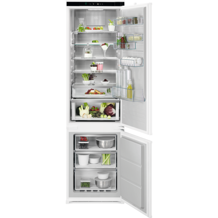AEG NSC8M191DS 54.6cm 70/30 Integrated Frost Free Fridge Freezer 