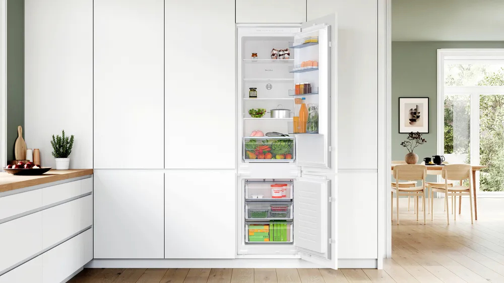Bosch KIN96NSE0G Integrated Fridge Freezer