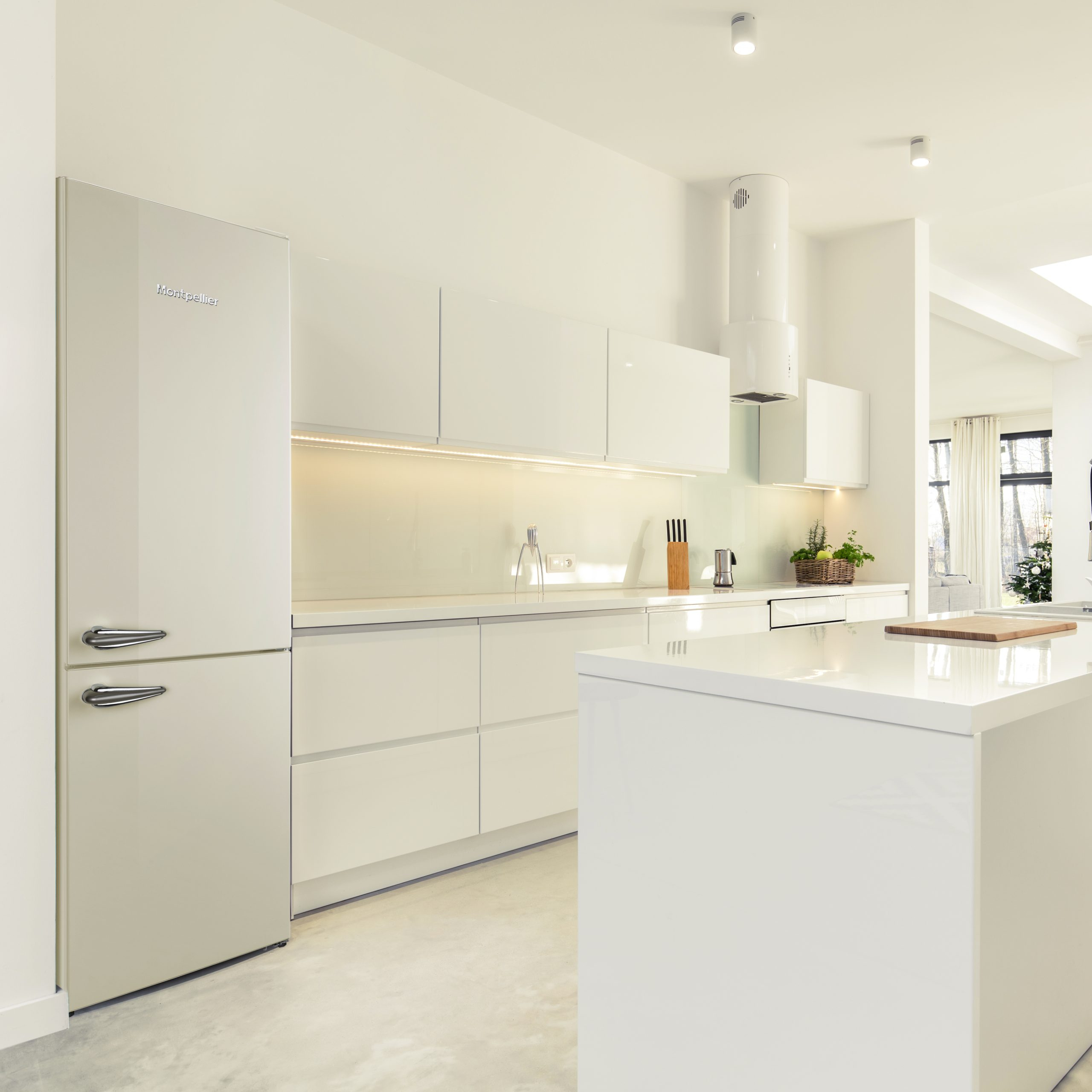 Montpellier MAB386EC 59.5cm 60/40 No Frost Fridge Freezer - Cream