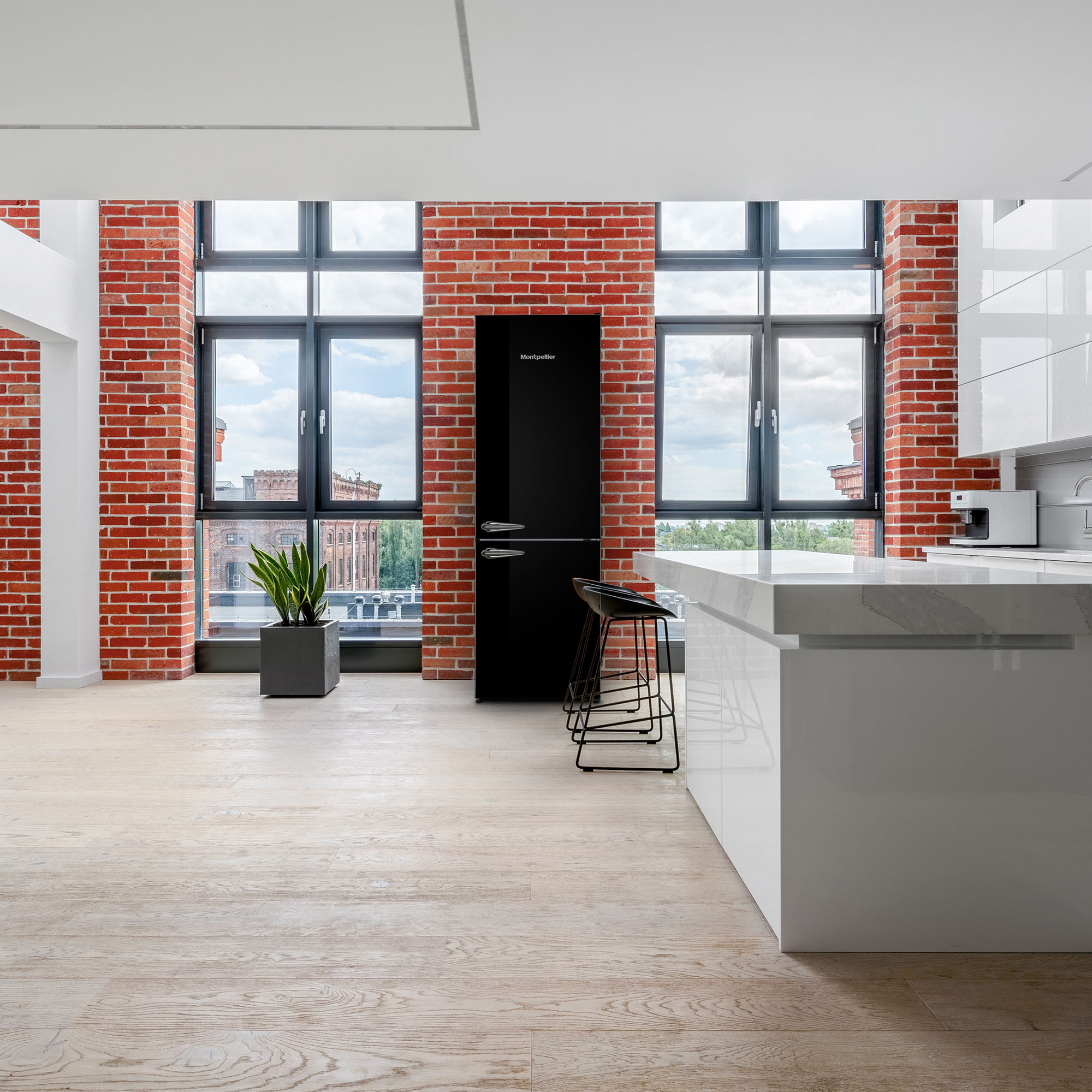 Montpellier MAB386EK 59.5cm 60/40 No Frost Fridge Freezer - Black