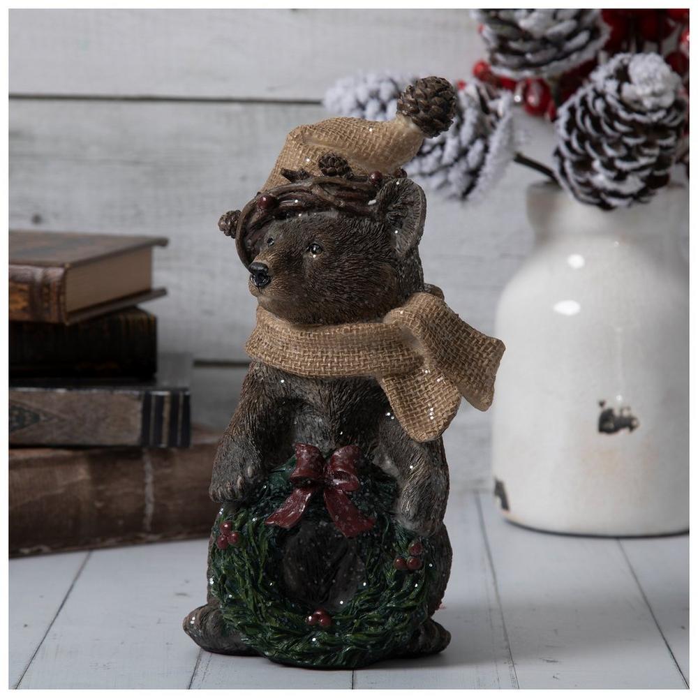 置物 21AW man globe Bear Holding Holiday Wreath | Hobby Lobby | 106356729