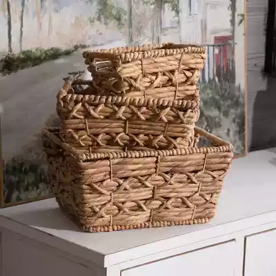 tobacco baskets at hobby lobby decor set. Will not separate. $25 for the set. The round basket has a few flaws-please refer to photos. FCFS. No holds. Cash Only. Located in Miles City. Measurements White Washed Tobacco Basket