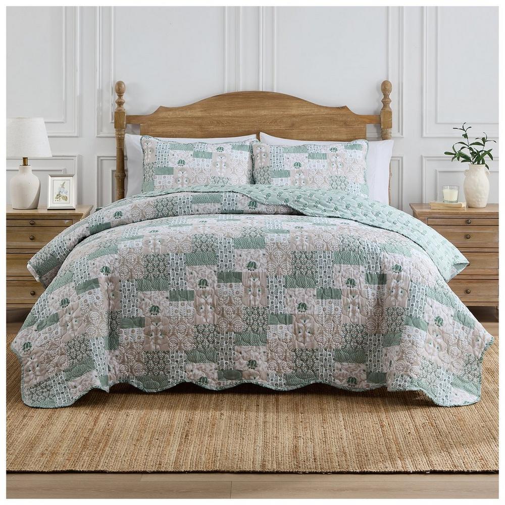Sage Patchwork Quilt Set