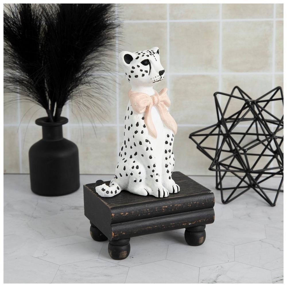 『 Pink Leopard family 』by Zuberi 60*60cm Pink Leopard family 』by Zuberi 60*60cm