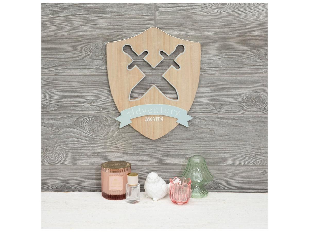 【アメリカで購入】Adventure Awaits 木製インテリアウォールデコ Adventure Awaits Shield Wood Wall Decor | Hobby Lobby | 2675486