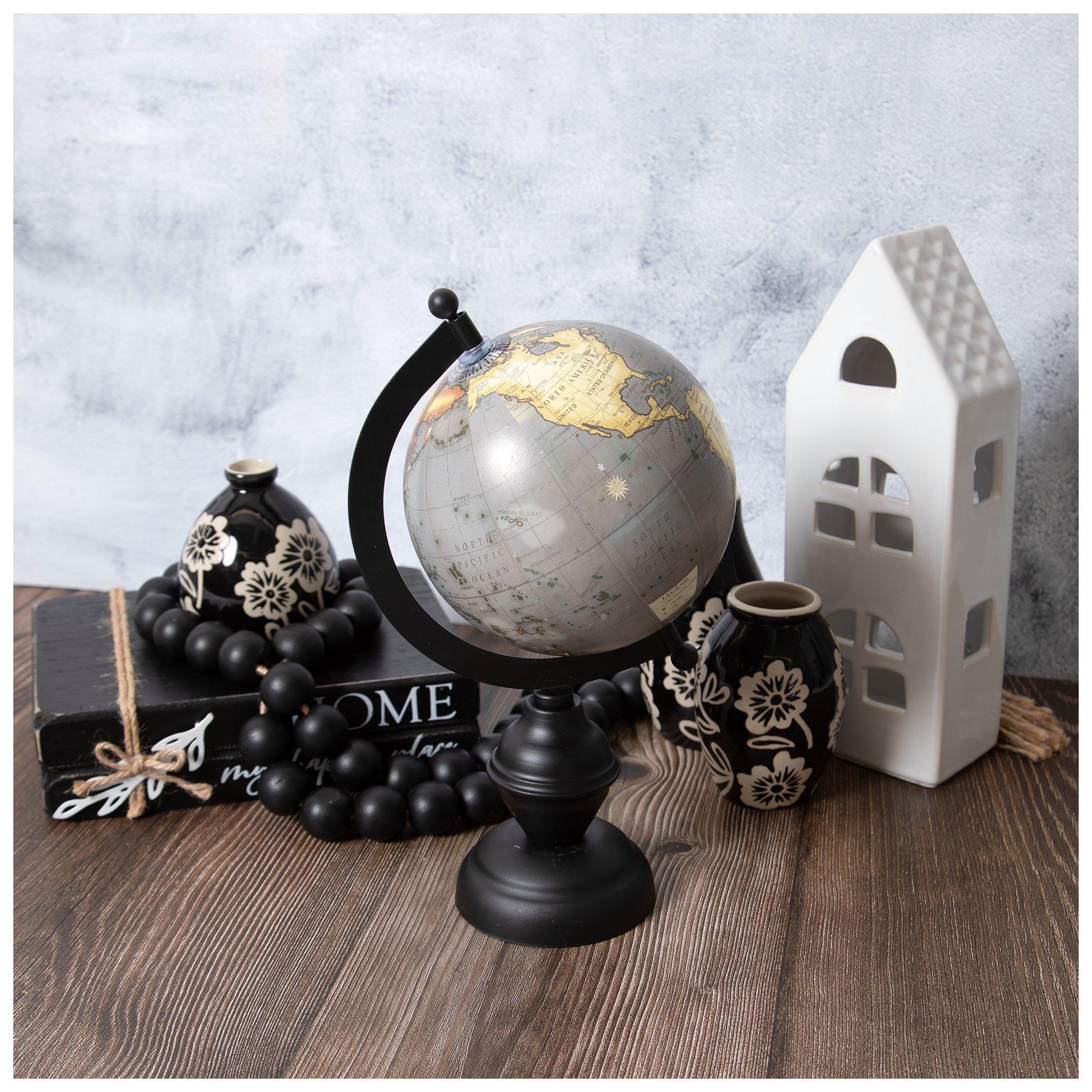 Noir Globe view 1