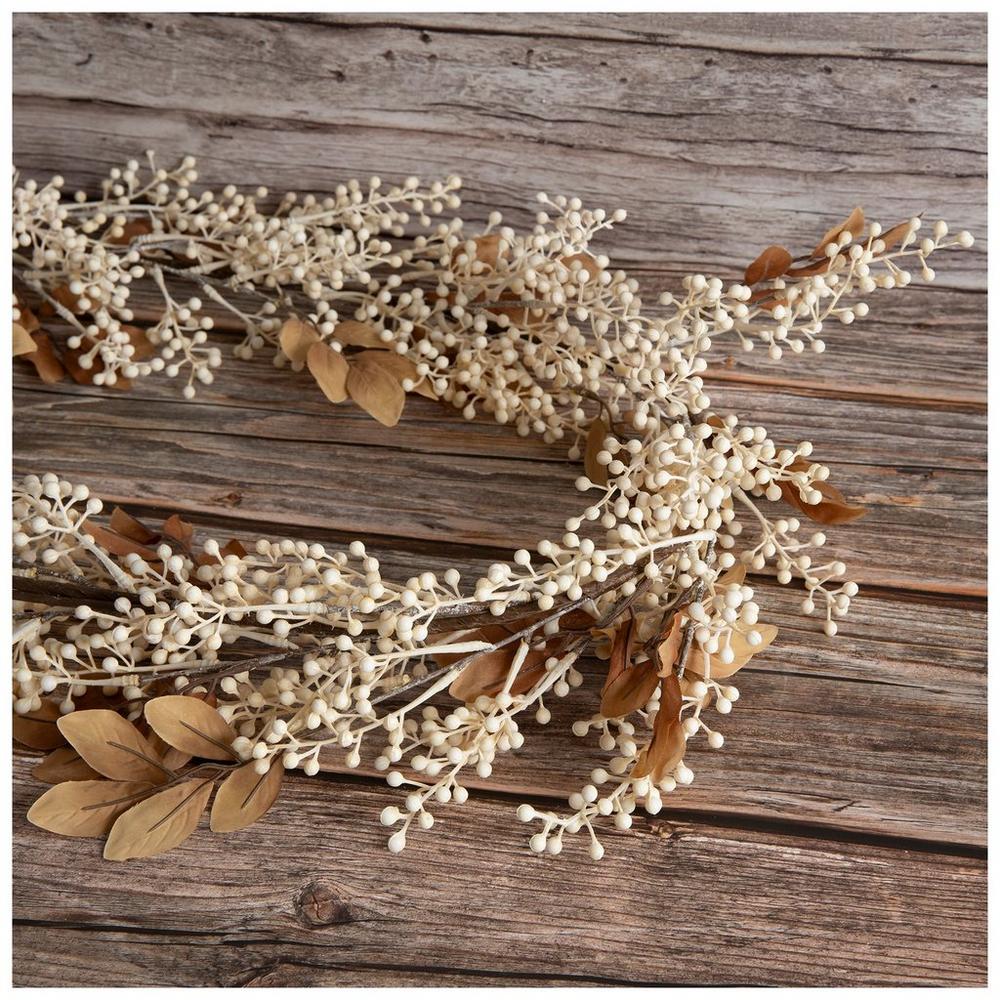 Cream Berry Leaf Garland