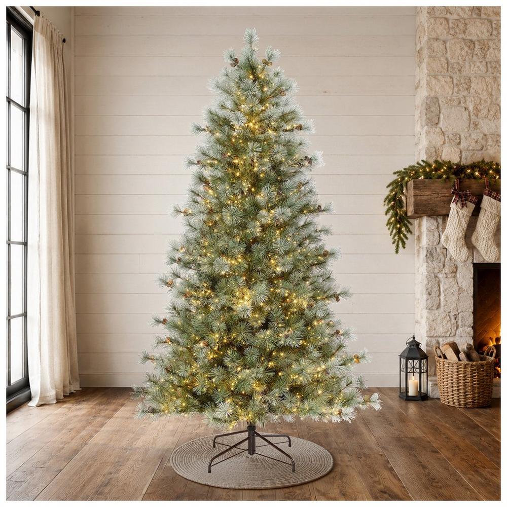 Silverwood Pine Pre-Lit Christmas Tree - 7.5 ft