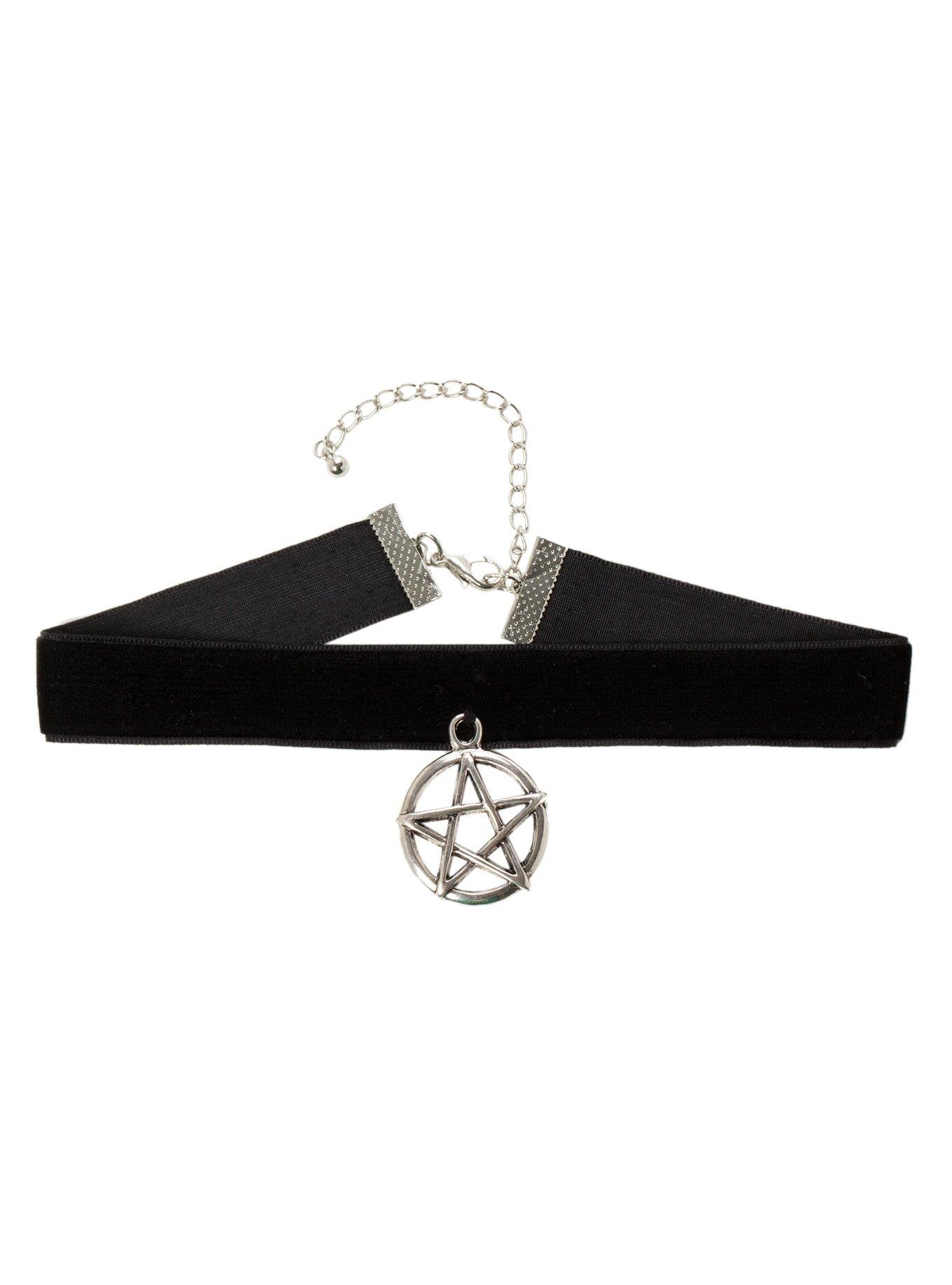 Pentagram necklace hot sale hot topic