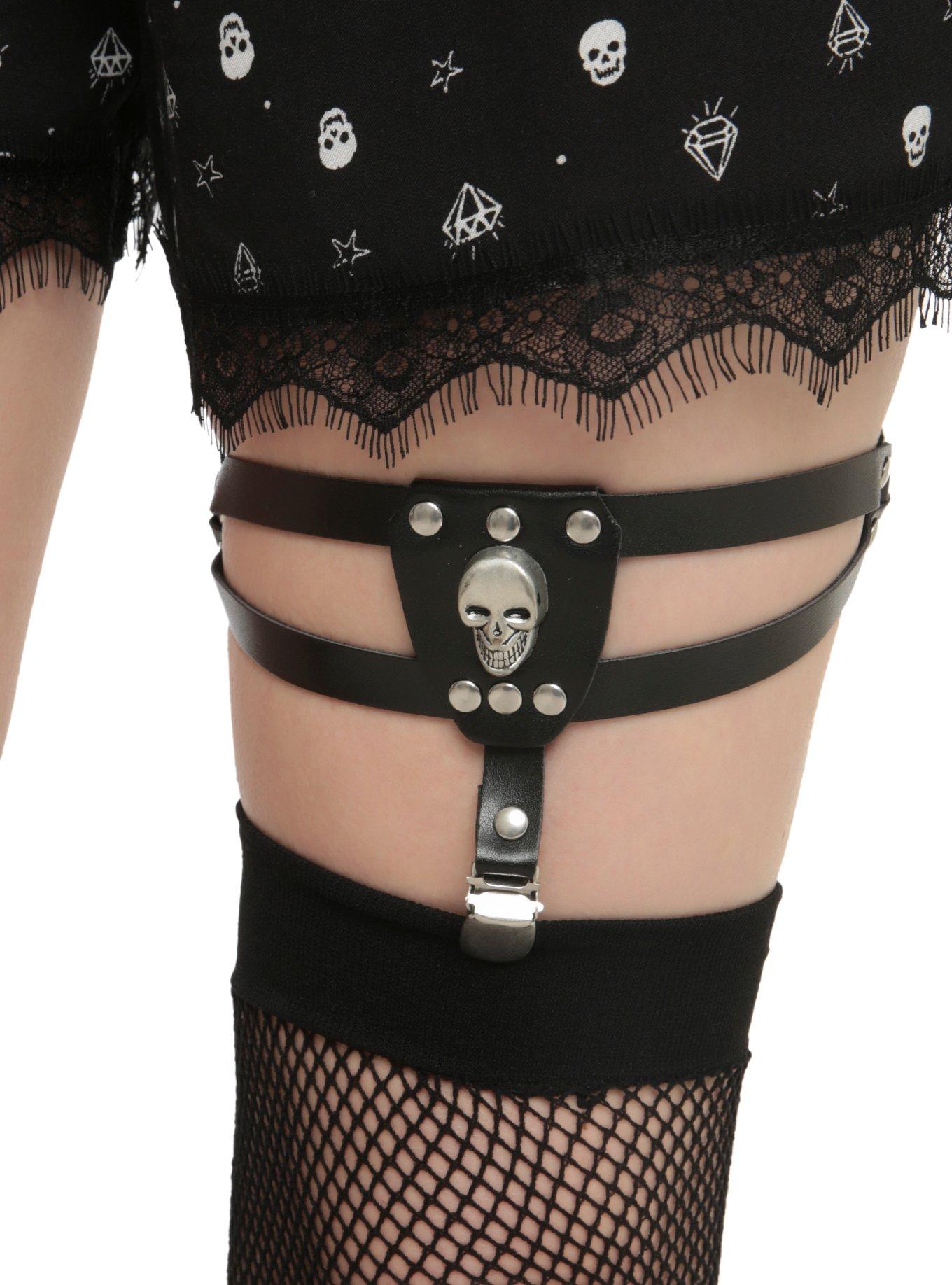 skull garter belt Skull Garter Belt main image 1