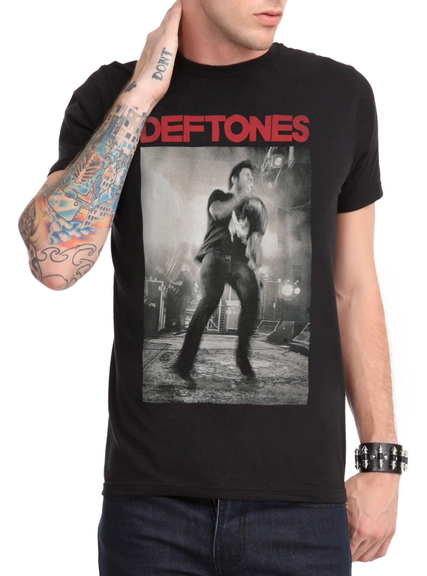 Hot 2025 topic deftones