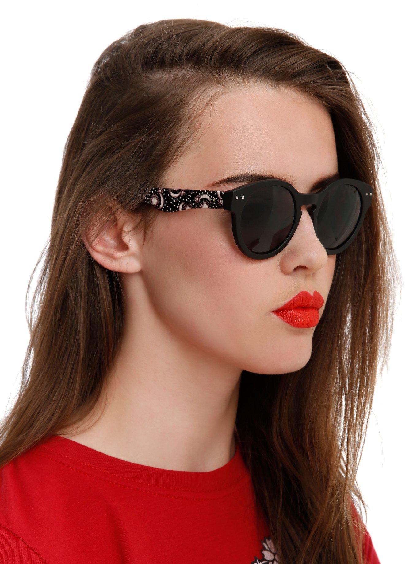 Matte Matte Sun & Moon Round Keyhole Sunglasses, , hi-res