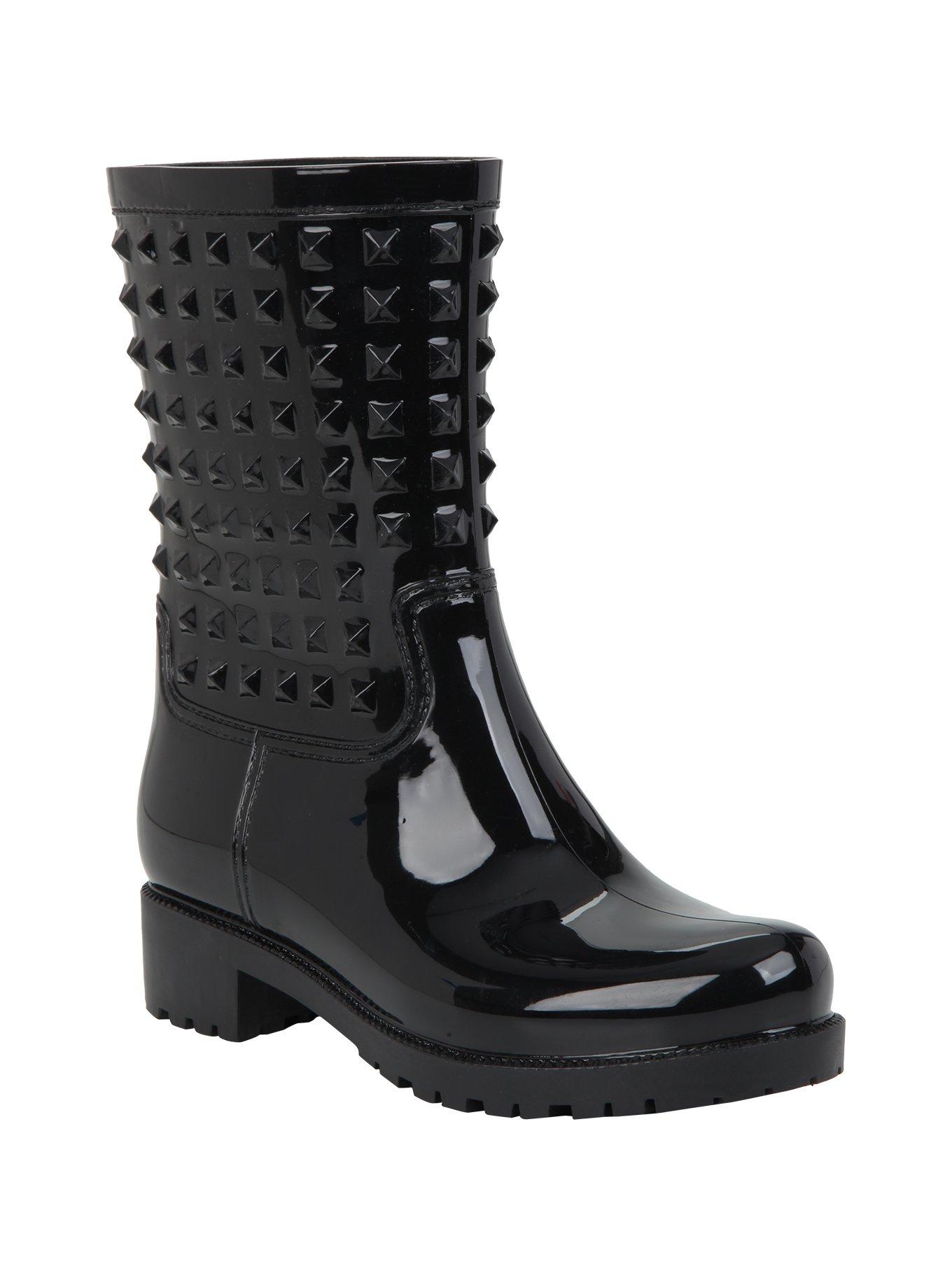 Black Pyramid Studded Jelly Rain Boots | Hot Topic