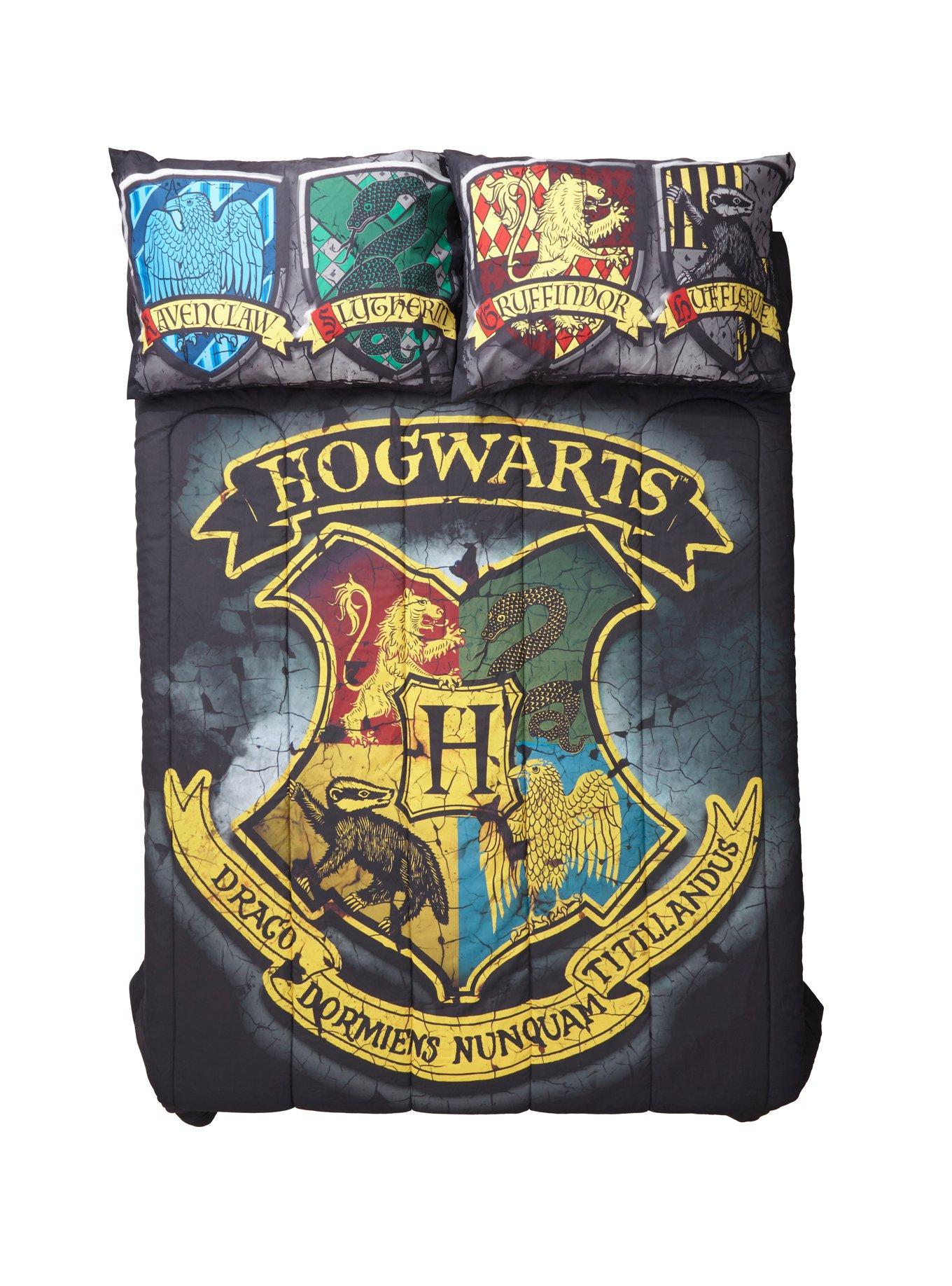 Harry Potter Distressed Hogwarts Crest Full/Queen Comforter, , hi-res