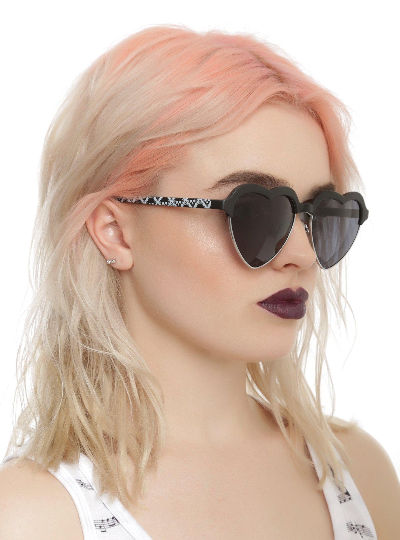 Matte Black Skull Heart Sunglasses, , hi-res
