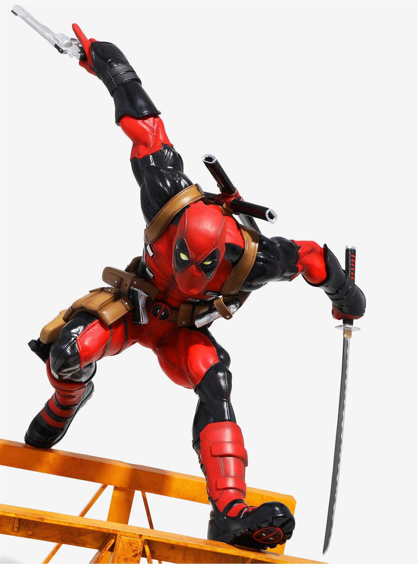 ArtFX+ Kotobukiya Marvel Super Deadpool Statue | BoxLunch