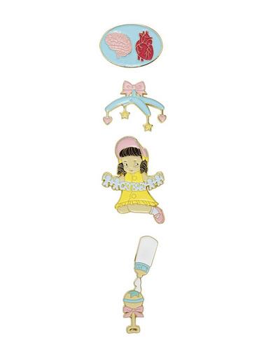 Melanie Martinez Cry Baby ピンセット (欠品あり) Melanie Martinez Cry Baby Enamel Pin Set | Hot Topic