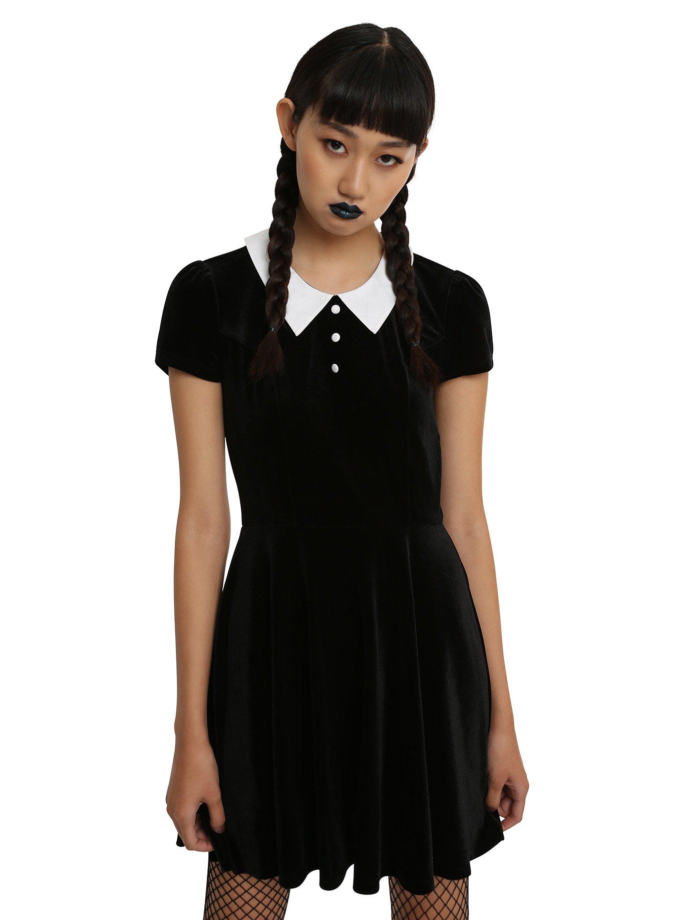 Black velvet hotsell white collar dress