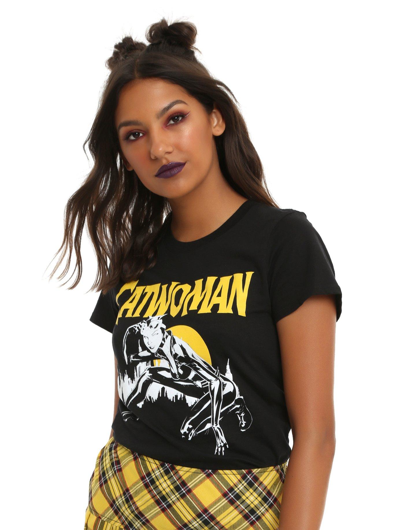 DC Comics Catwoman Comic Skyline T-Shirt, BLACK, hi-res