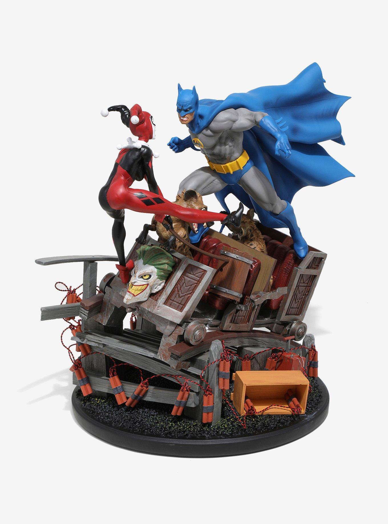 DC Collectibles Batman Vs. Harley Quinn Battle Statue, , hi-res