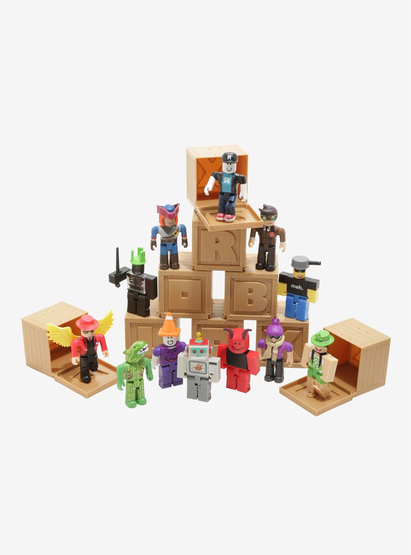 Roblox Mystery Box Accessories pack series 6 Kid toy Apple Mac Mini display  doll