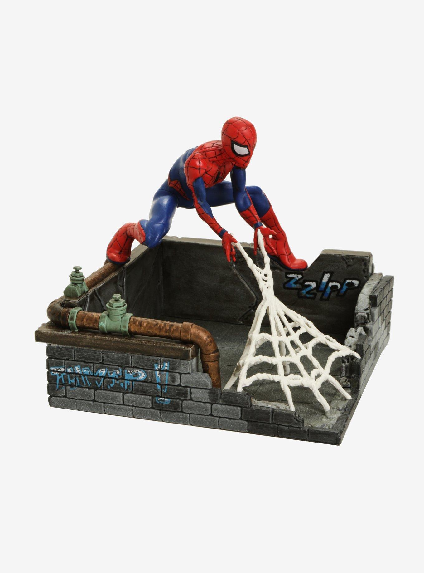 Marvel Spider-Man Finders Keypers Statue, , hi-res