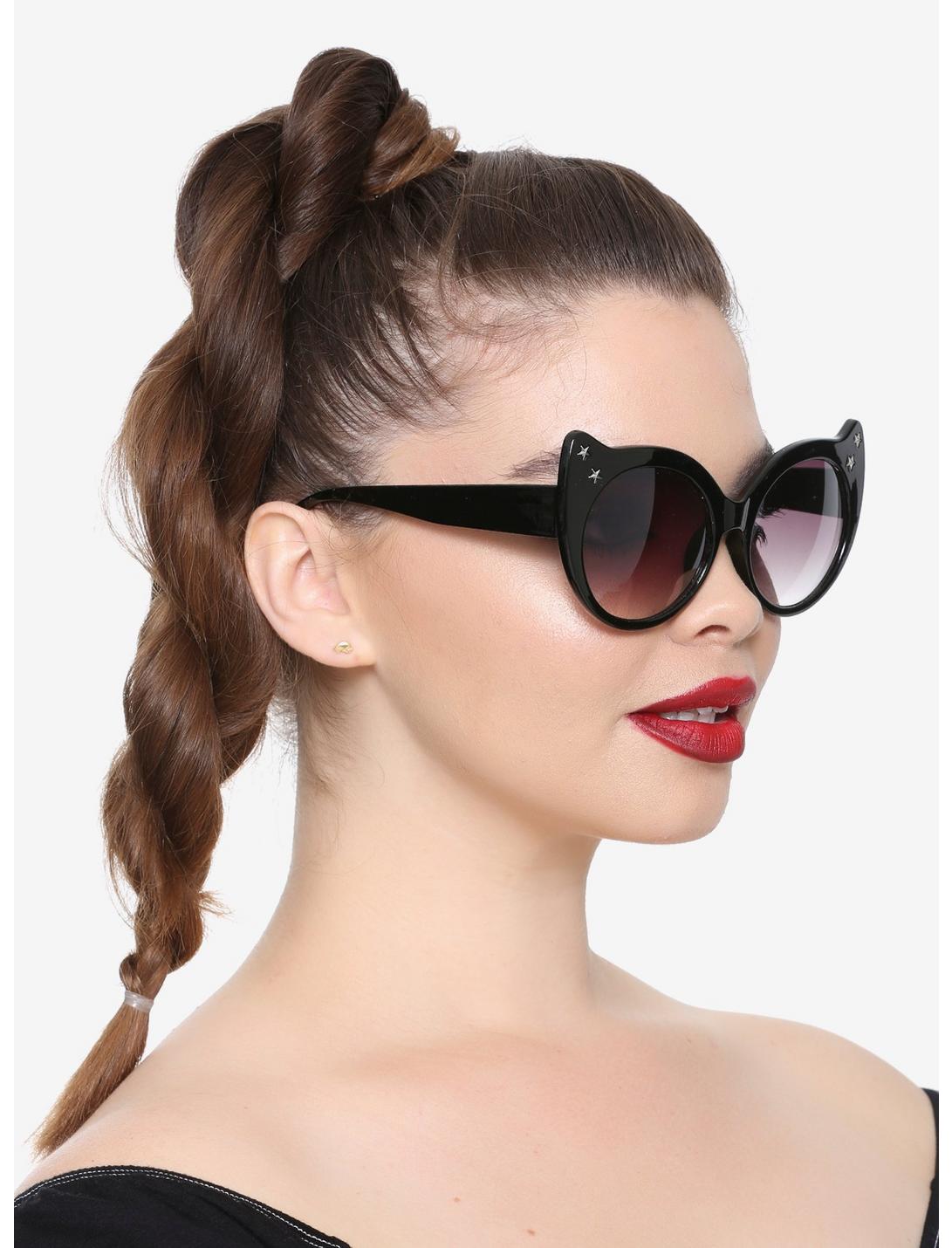 Black Round Cat Eye Star Temple Sunglasses, , hi-res