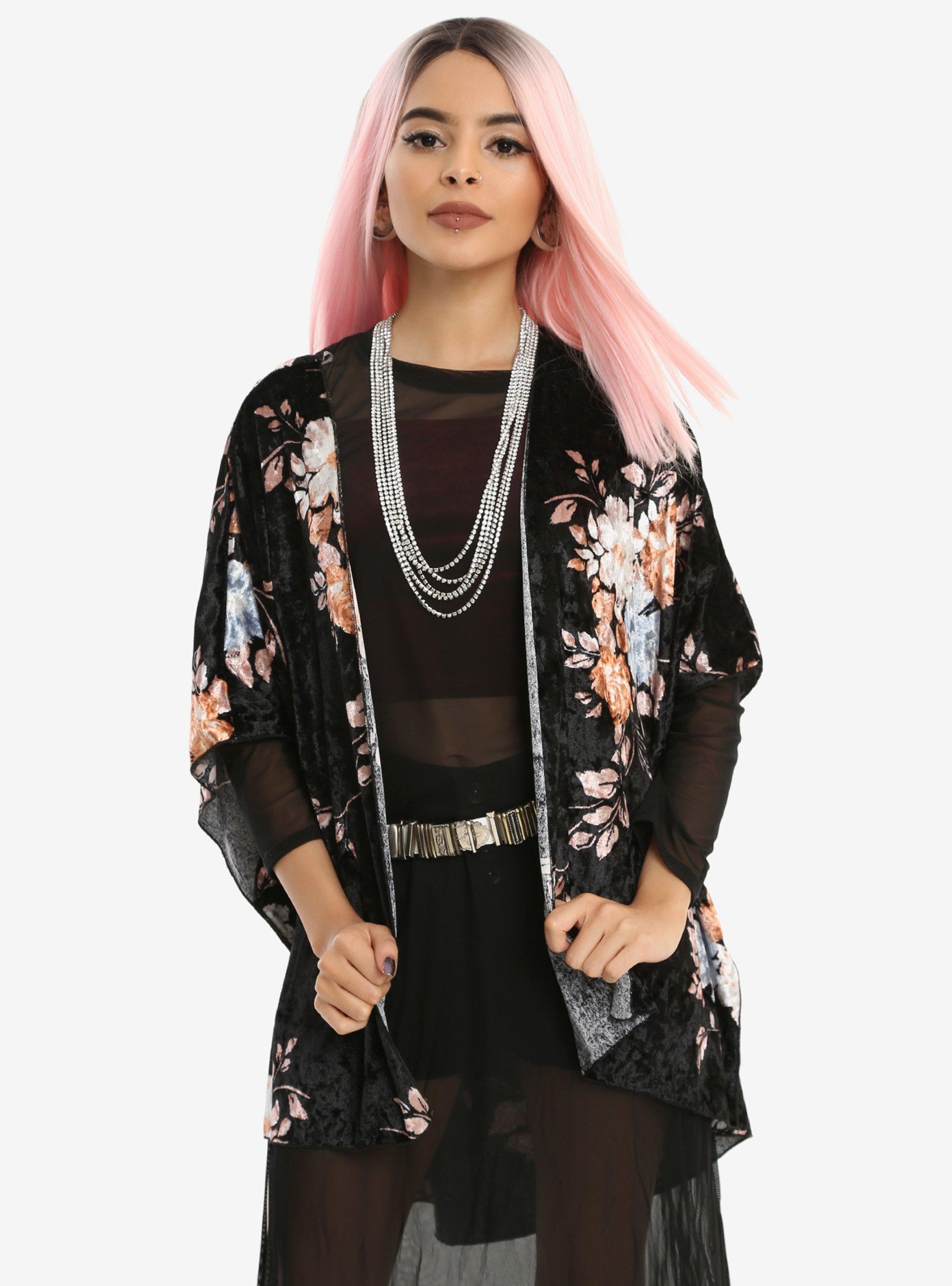 Floral Statement Black Kimono