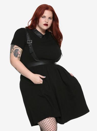 open lace back dress 50er Hourglass swing dress in black